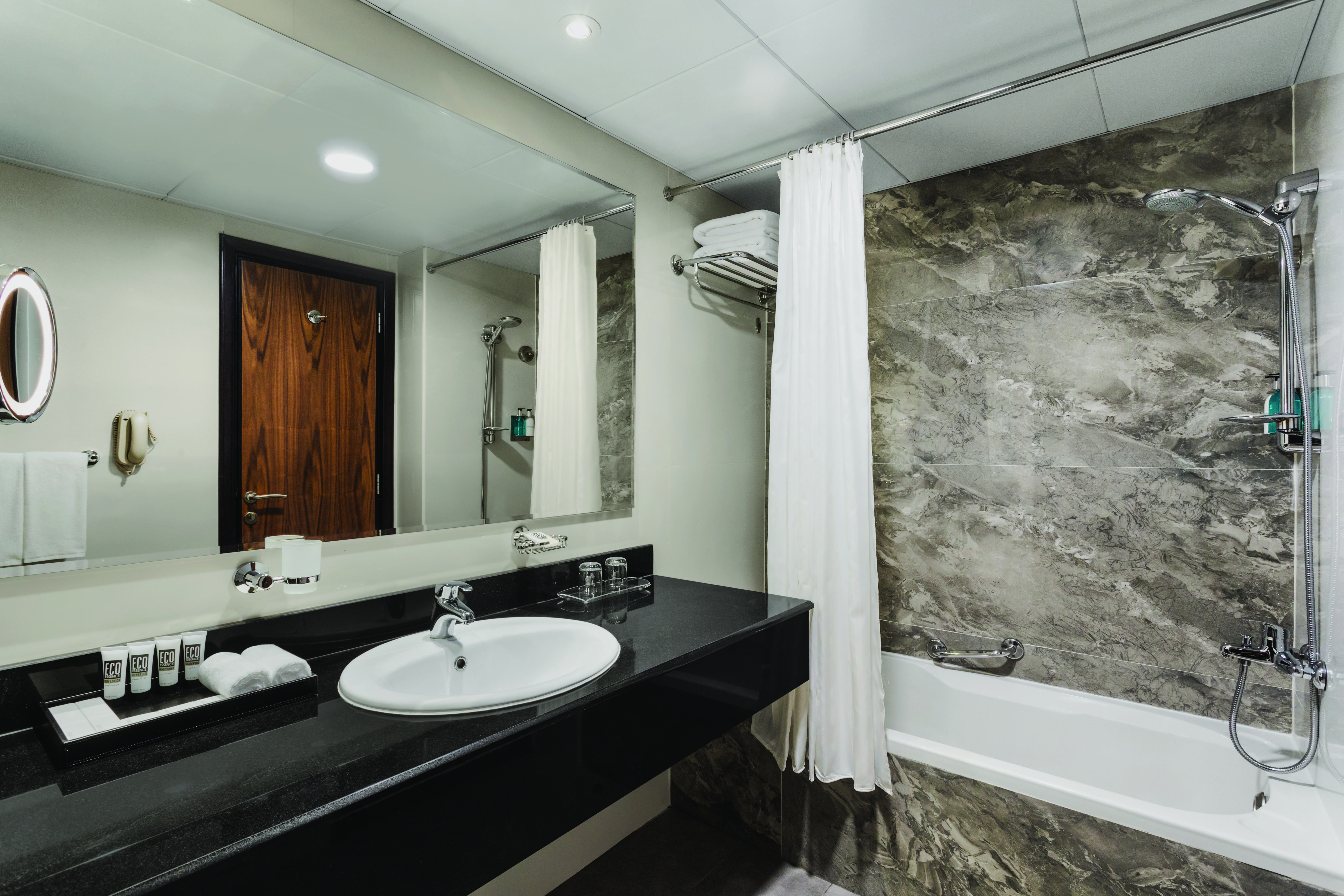 Hawthorn Extended Stay By Wyndham Abu Dhabi City Center Exterior foto