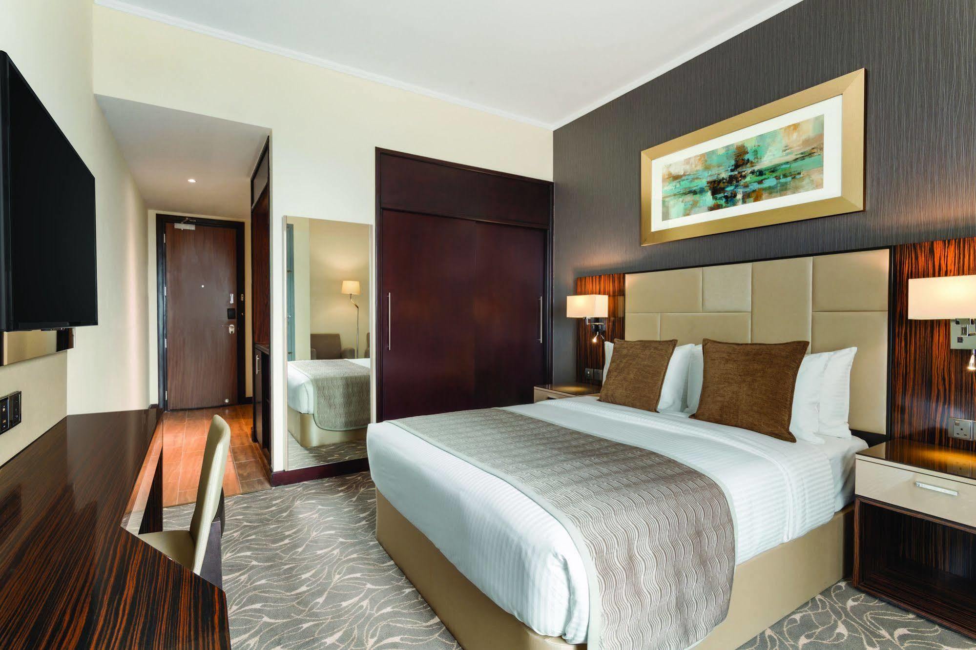 Hawthorn Extended Stay By Wyndham Abu Dhabi City Center Exterior foto