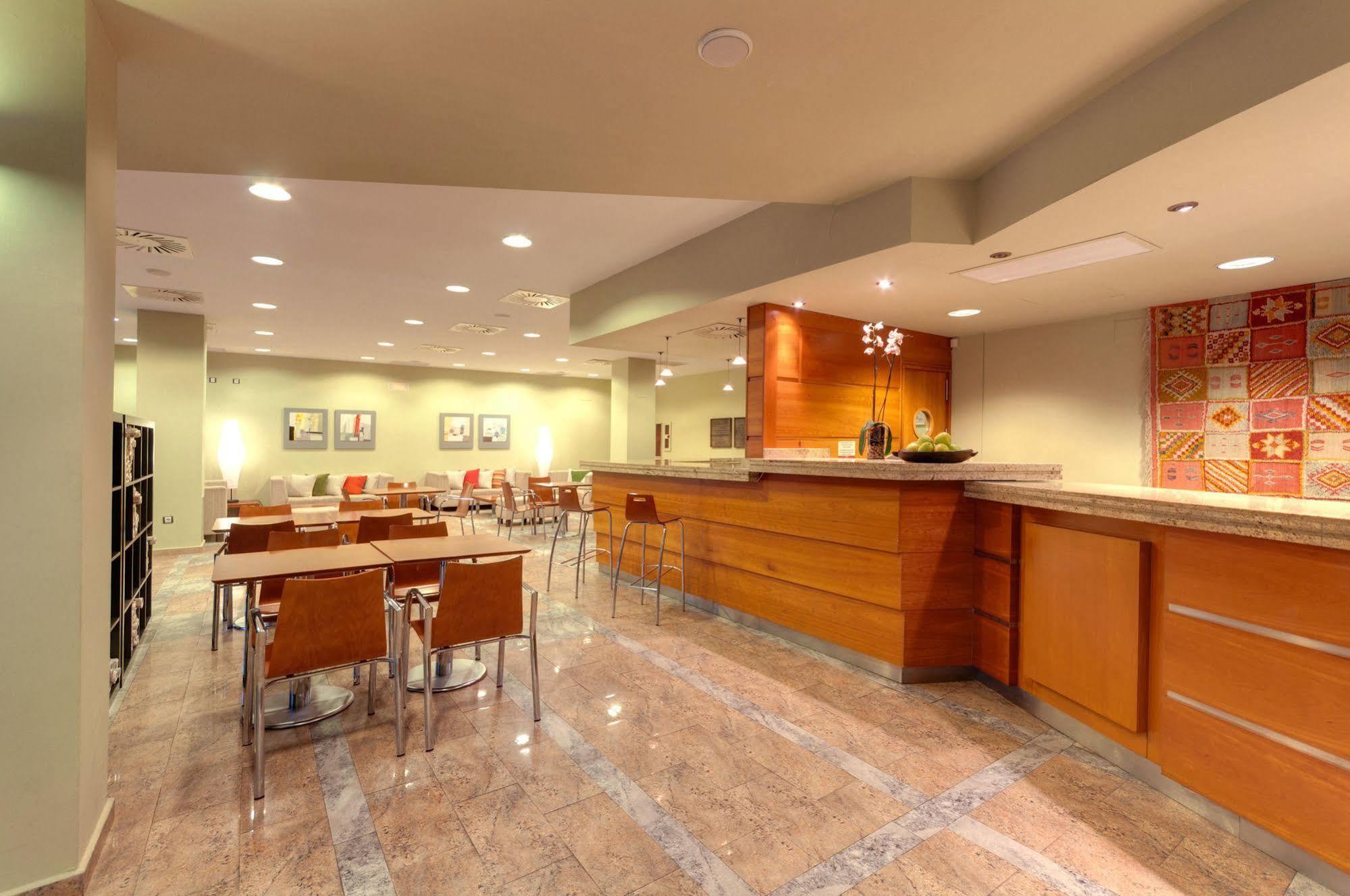 Hawthorn Extended Stay By Wyndham Abu Dhabi City Center Exterior foto