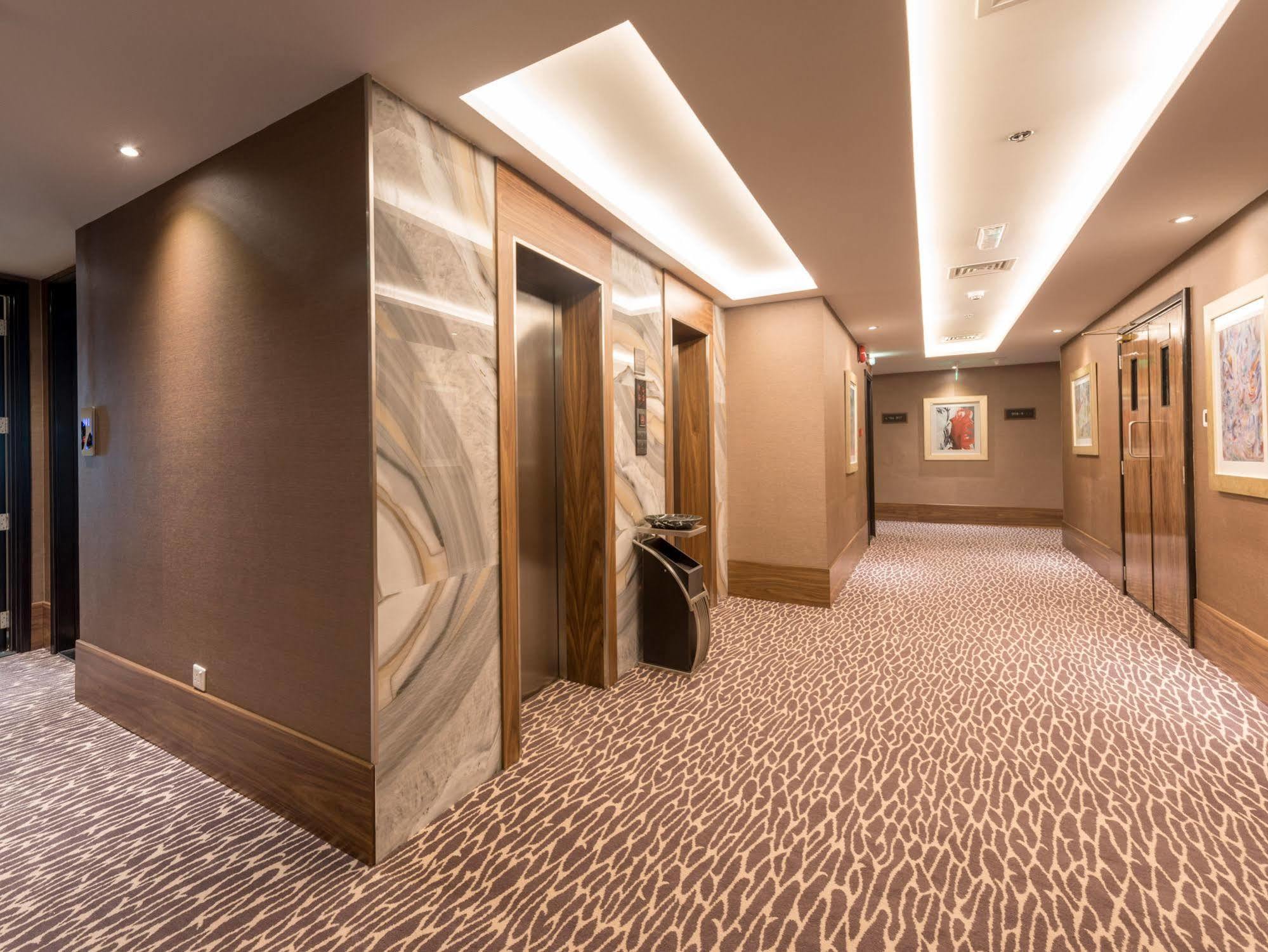 Hawthorn Extended Stay By Wyndham Abu Dhabi City Center Exterior foto
