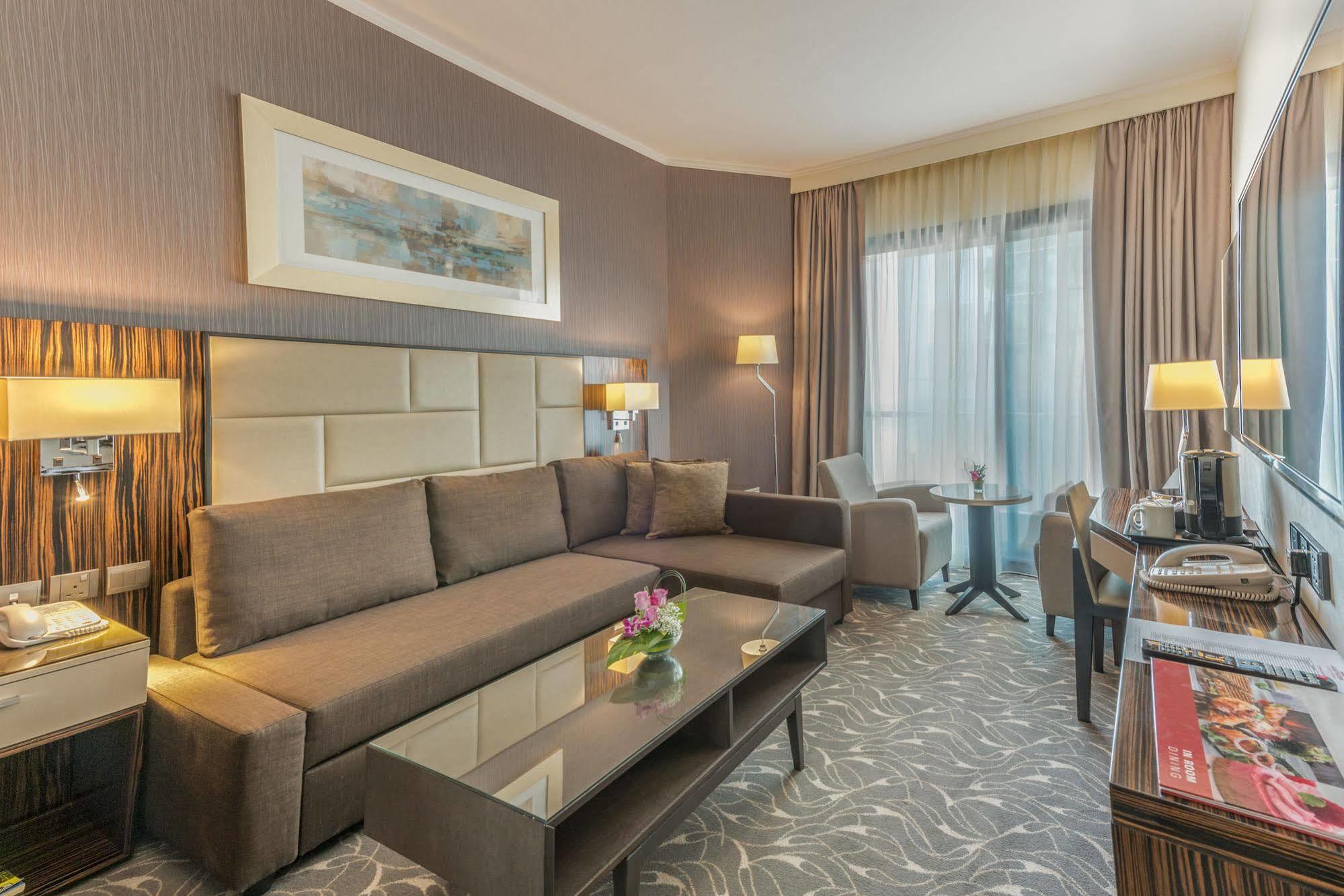 Hawthorn Extended Stay By Wyndham Abu Dhabi City Center Exterior foto