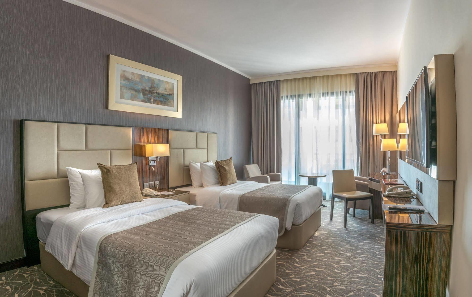 Hawthorn Extended Stay By Wyndham Abu Dhabi City Center Exterior foto
